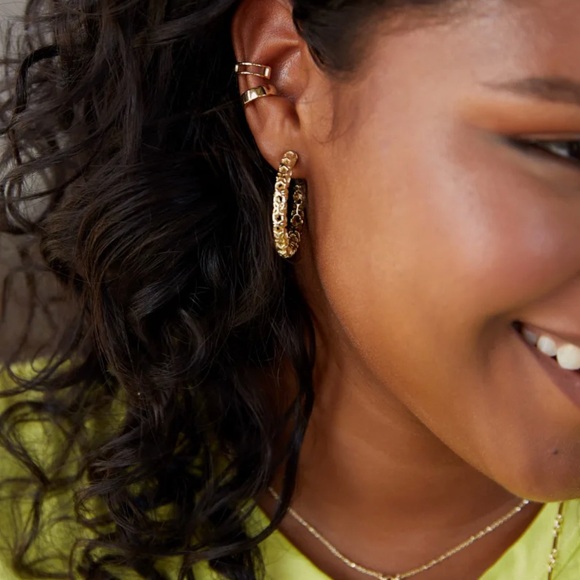 Kendra Scott Silver Textured Hoop Earrings - Picture 5 of 5